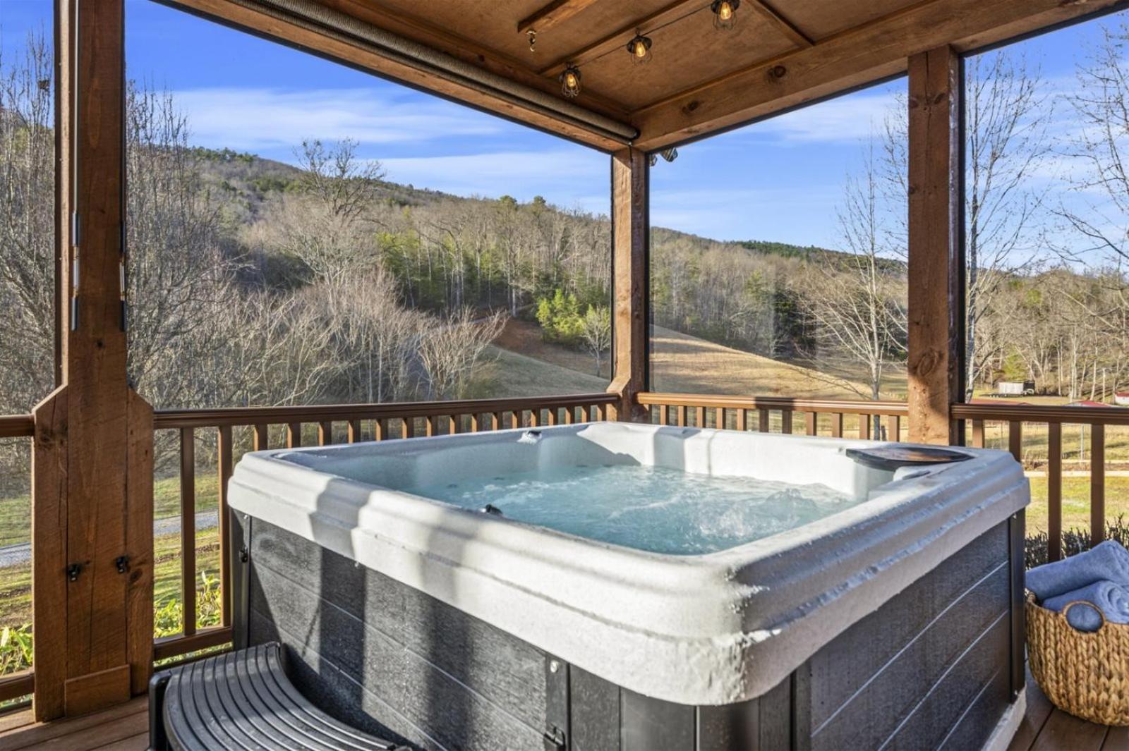 Hidden Star Hideaway-Blackberry Farm-Smoky Mtn Nat Park-Hot Tub- Fire Pit- Fenced Yard- Pet Friendly Walland Ngoại thất bức ảnh