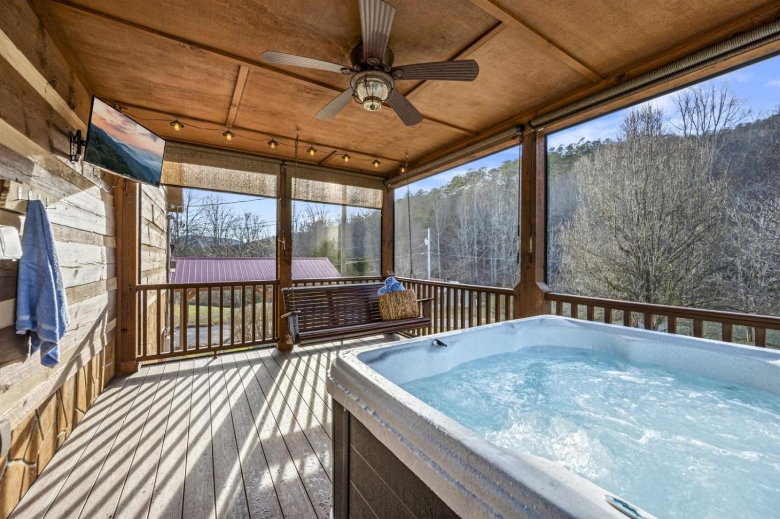 Hidden Star Hideaway-Blackberry Farm-Smoky Mtn Nat Park-Hot Tub- Fire Pit- Fenced Yard- Pet Friendly Walland Ngoại thất bức ảnh