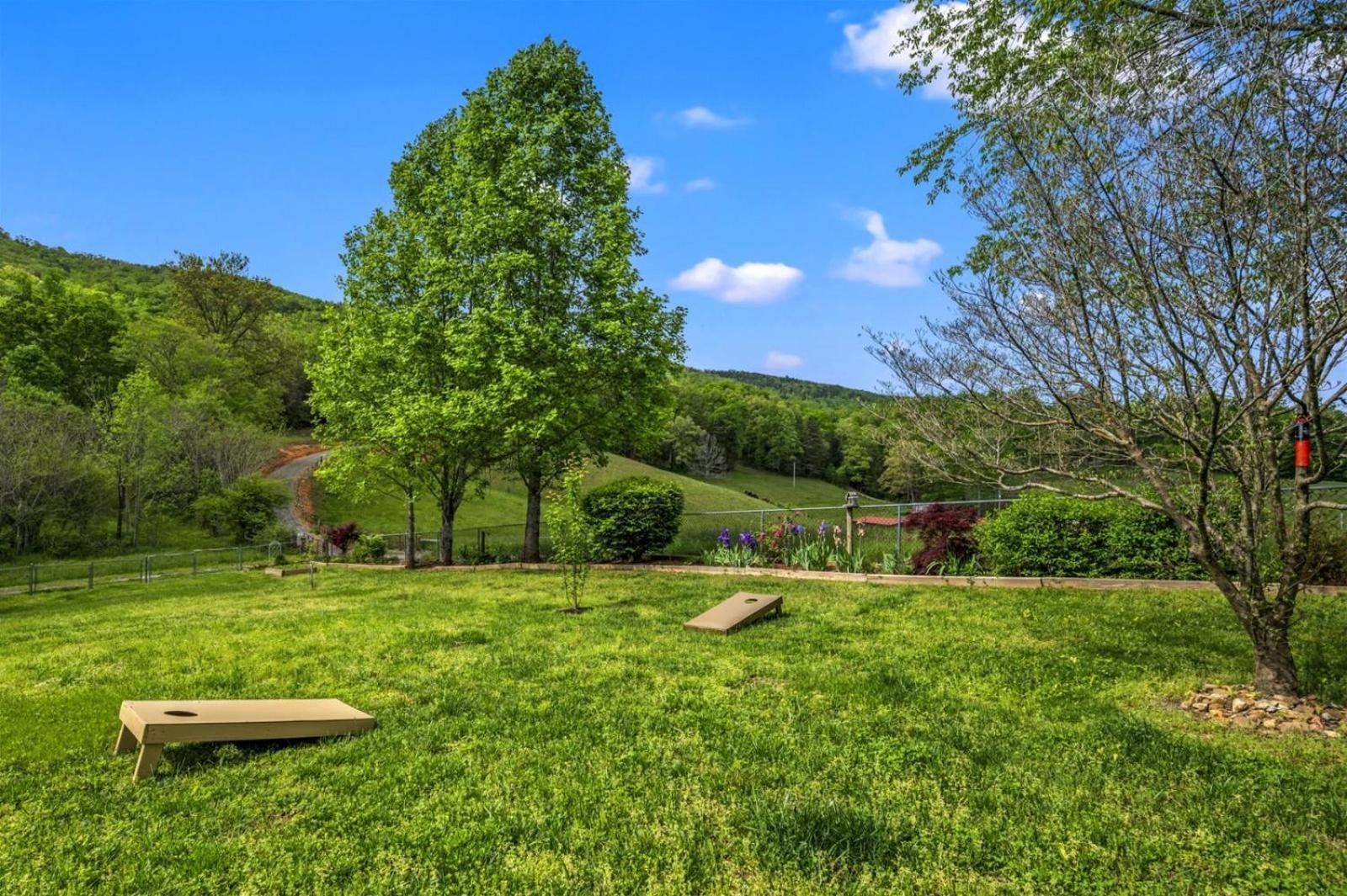 Hidden Star Hideaway-Blackberry Farm-Smoky Mtn Nat Park-Hot Tub- Fire Pit- Fenced Yard- Pet Friendly Walland Ngoại thất bức ảnh